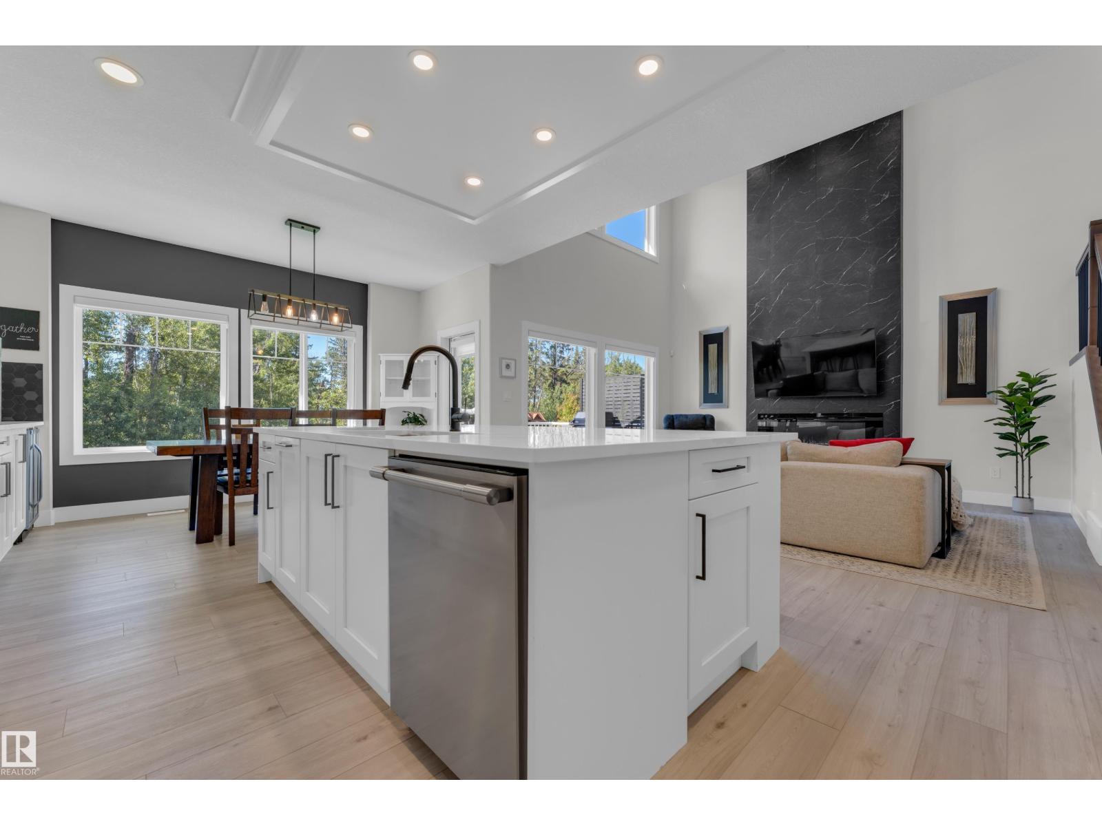 1390 Enright LD NW NW — photo 9