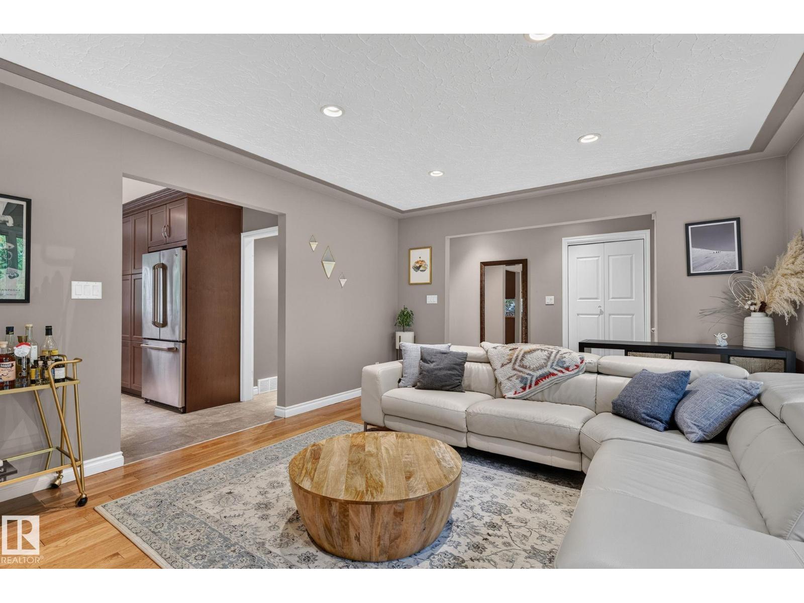 9436 77 ST NW — photo 9