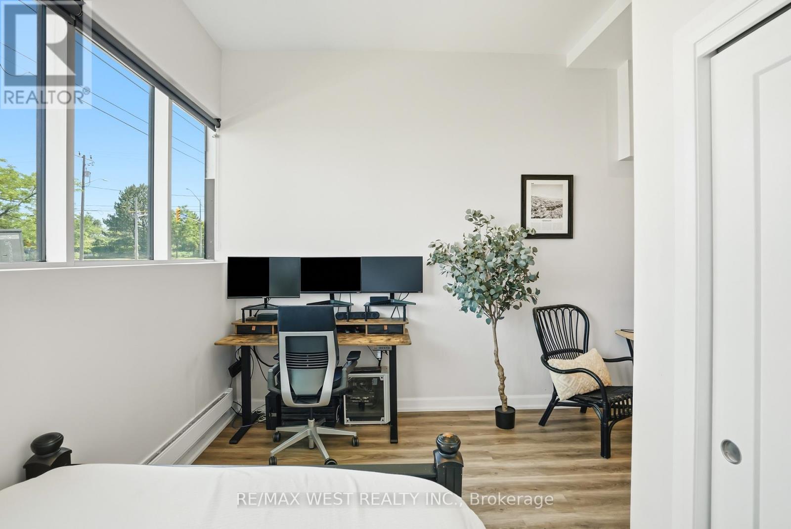 #2 405 MERRITT STREET - Image 10