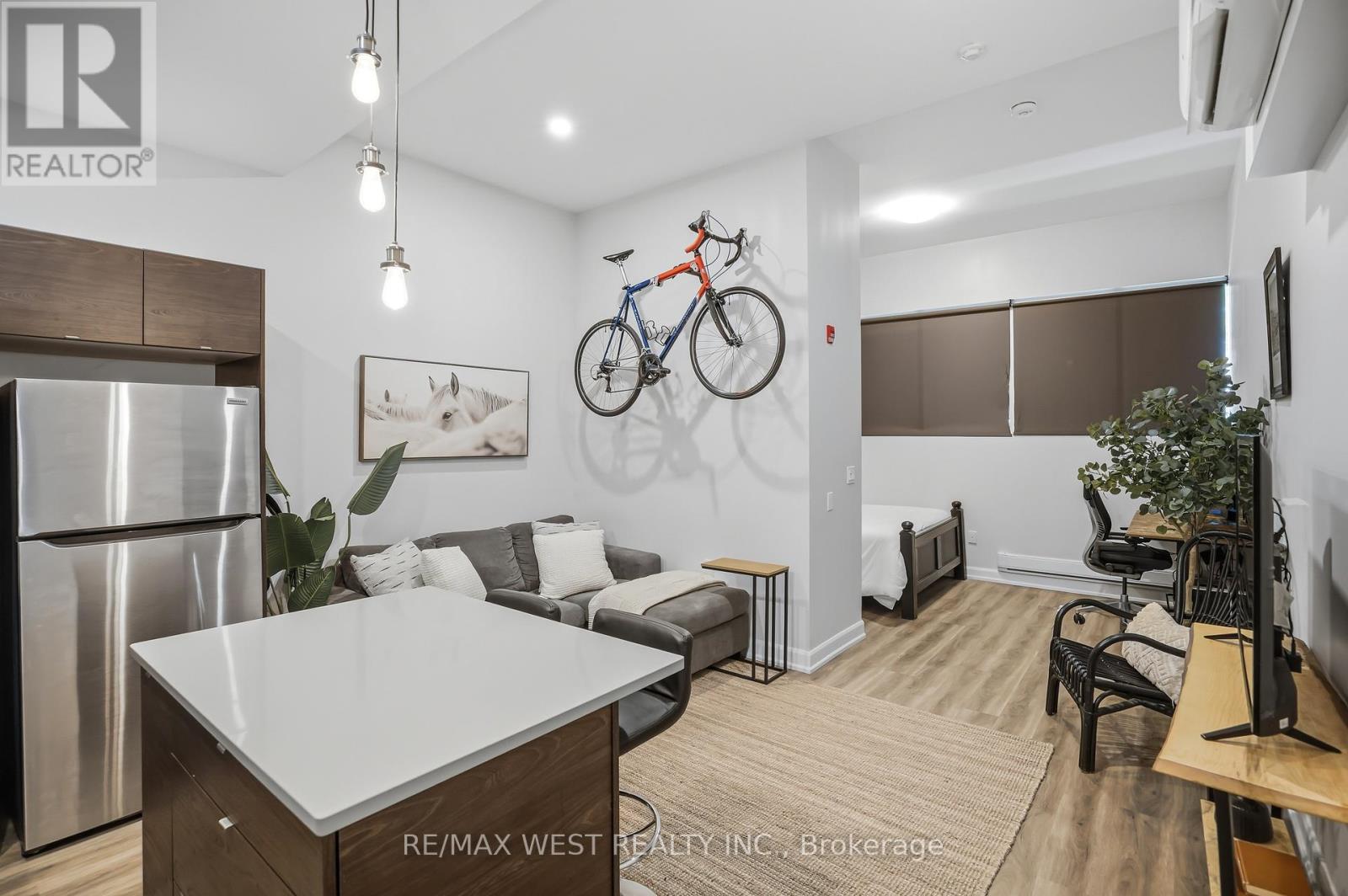 #2 405 MERRITT STREET - Image 8