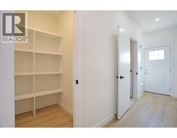 4pc Bathroom - 412a Meadowbrook Drive E, Brooks, AB T1R1N7 Photo 15