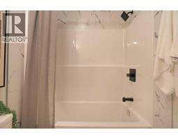 412a Meadowbrook Drive E, Brooks, AB T1R1N7 Photo 45