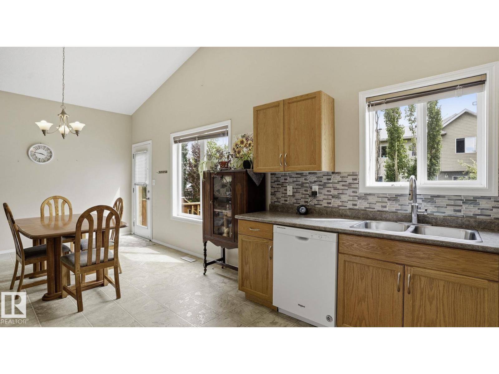 6105 52 AV — photo 16