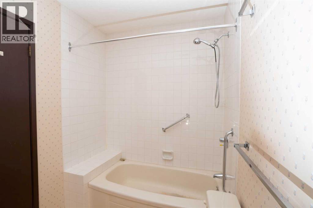 #30 228 Theodore Place NW - 29