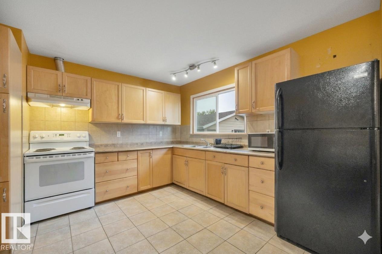 107 CORINTHIA DR — photo 59