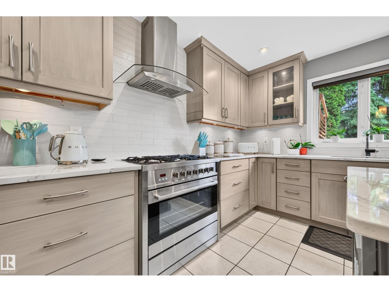 15827 67B ST NW NW — photo 18
