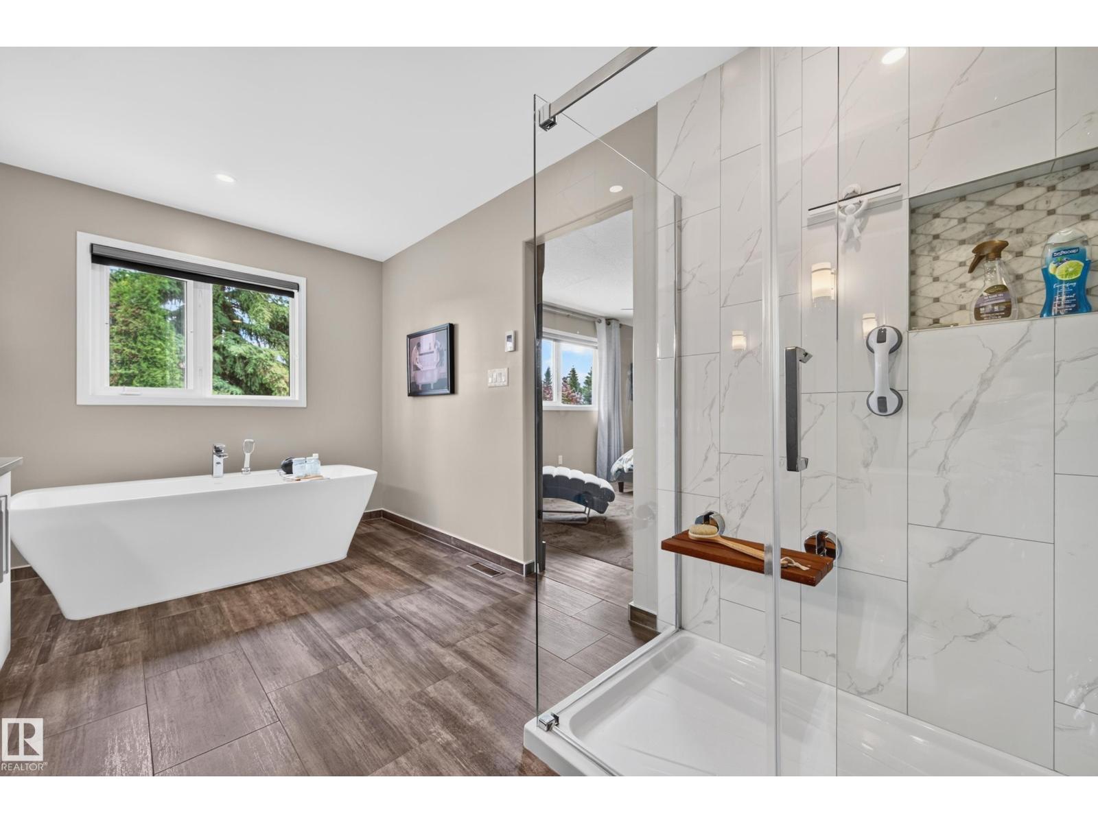 15827 67B ST NW NW — photo 37