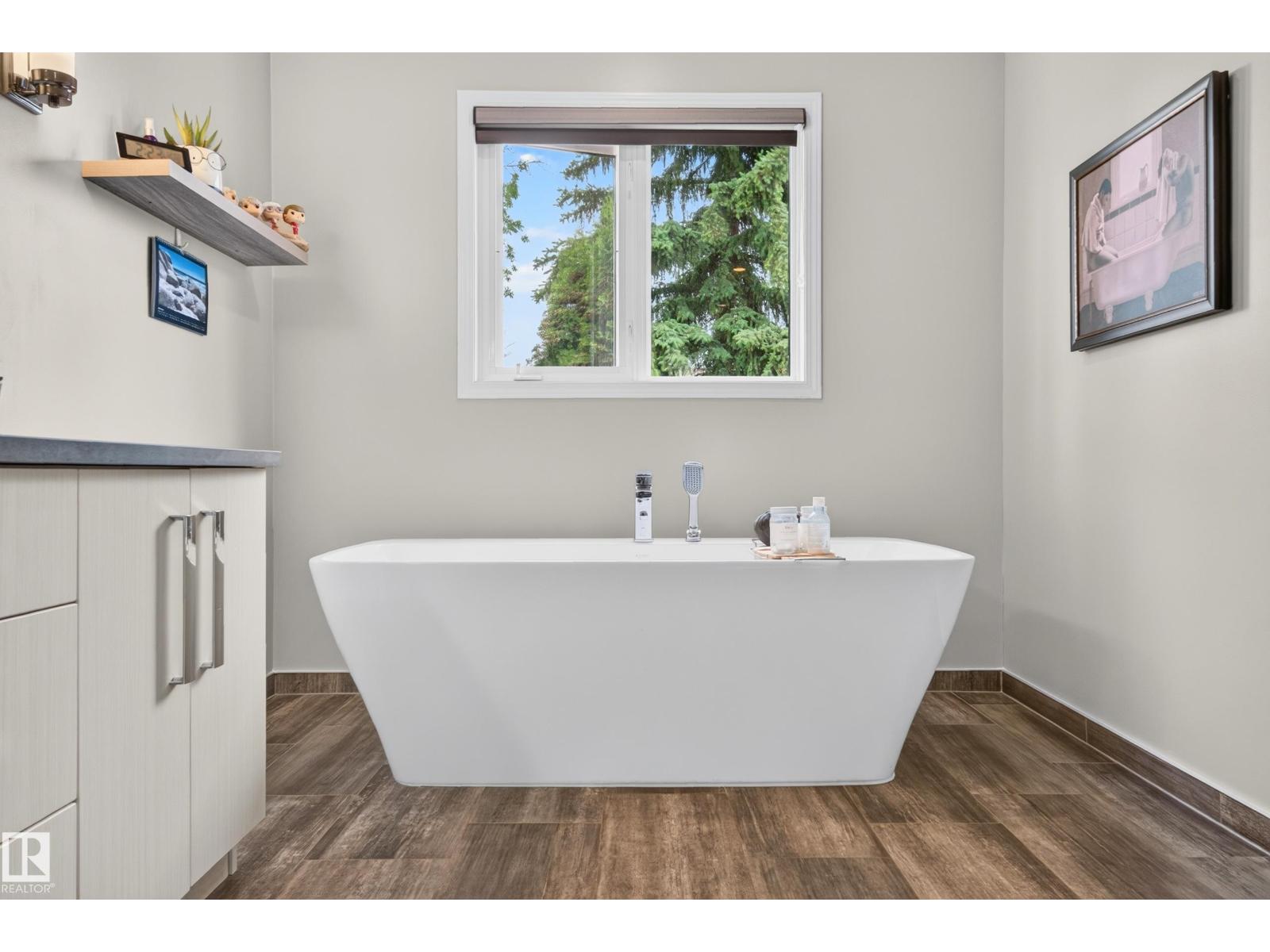 15827 67B ST NW NW — photo 38