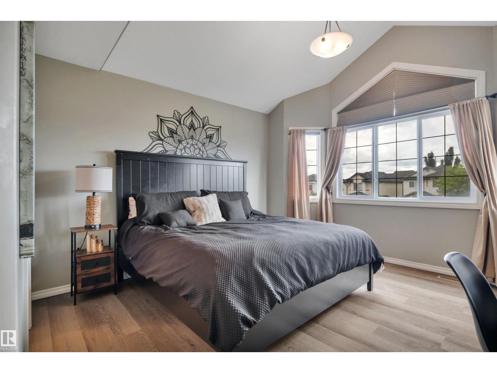 11520 11 AV SW — photo 14