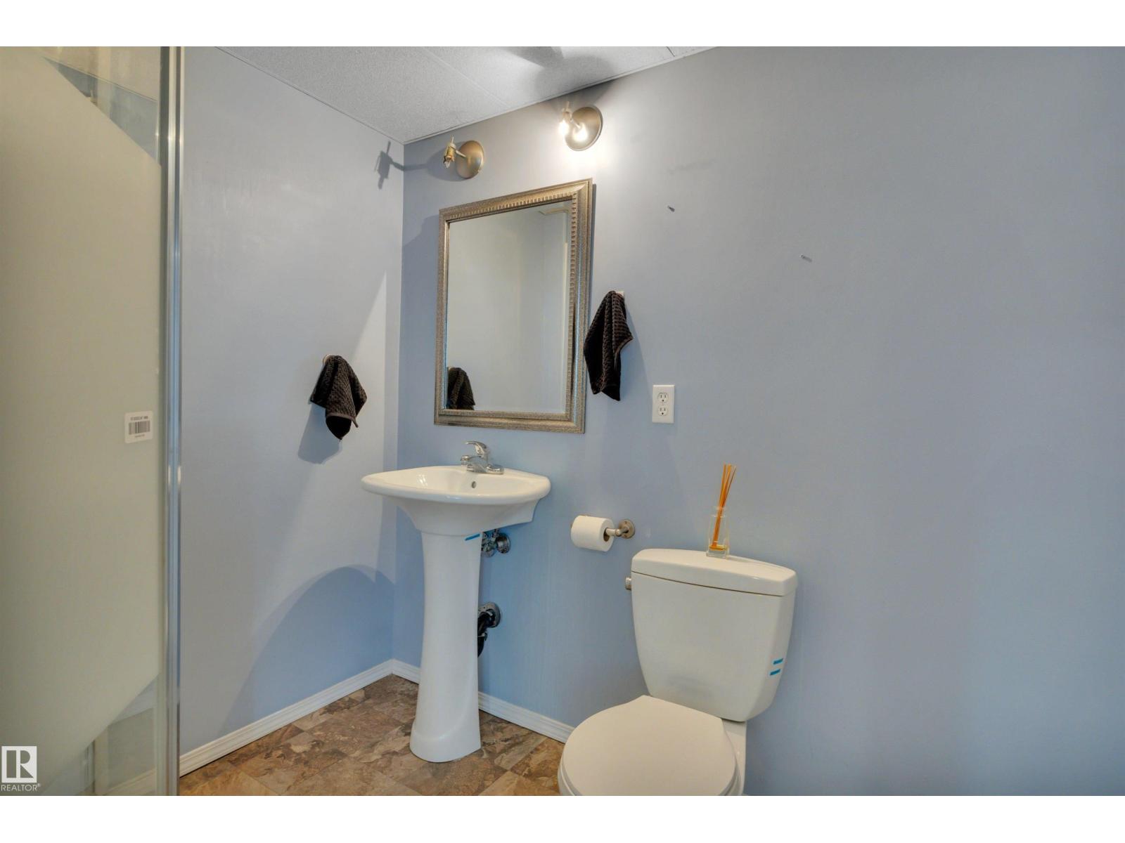 11520 11 AV SW — photo 24