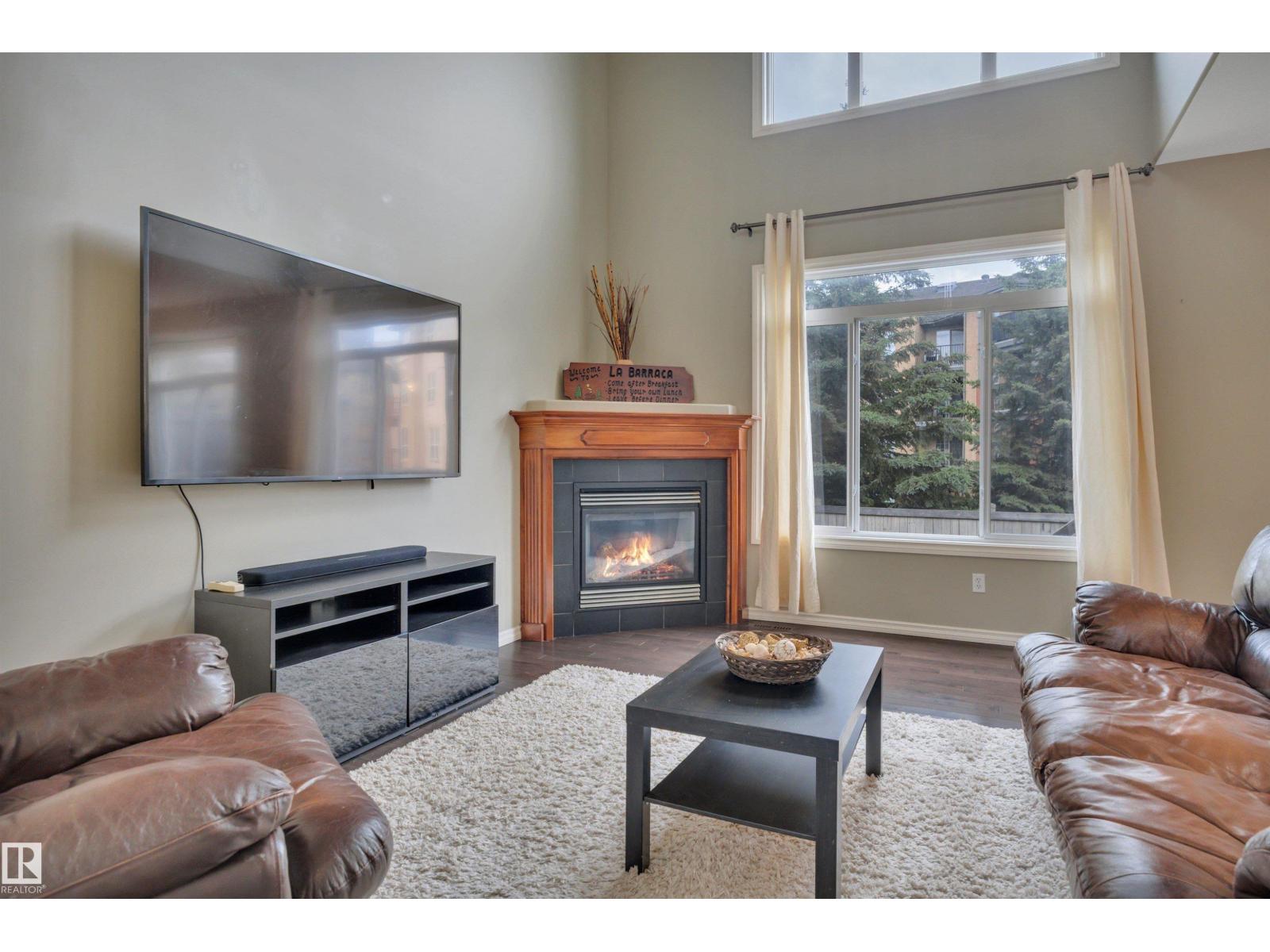 11520 11 AV SW - photo 3