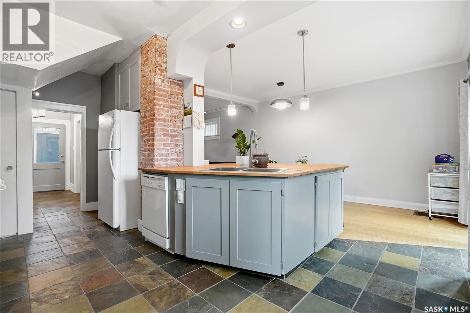 2124 Argyle STREET — photo 15