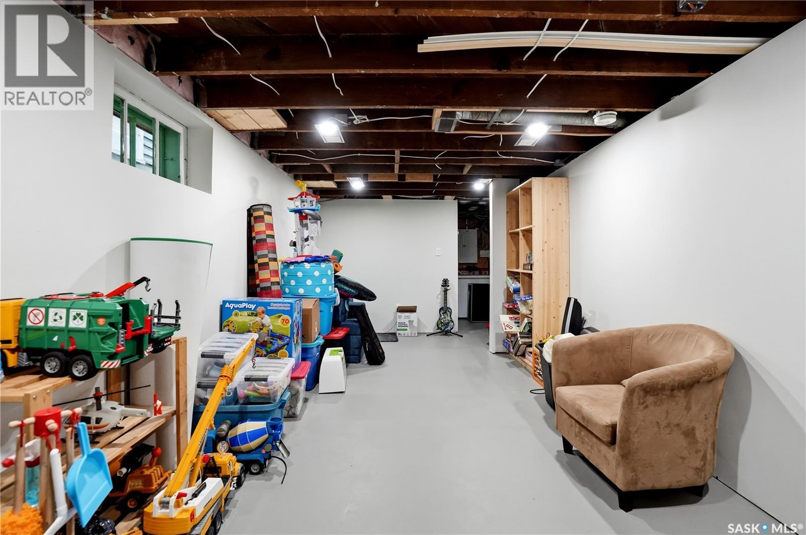 2124 Argyle STREET — photo 31