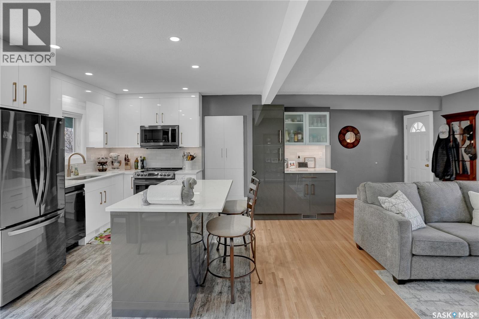 117 DOUGLAS AVENUE E — photo 15