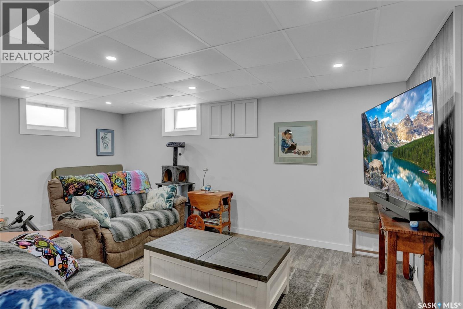 117 DOUGLAS AVENUE E — photo 33