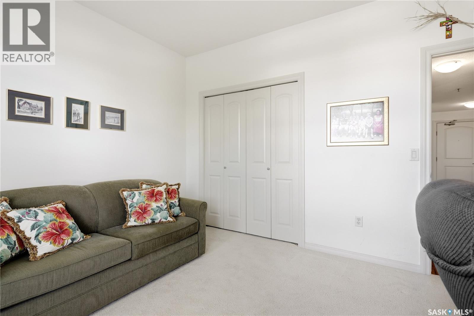 107 2102 Heseltine ROAD — photo 17