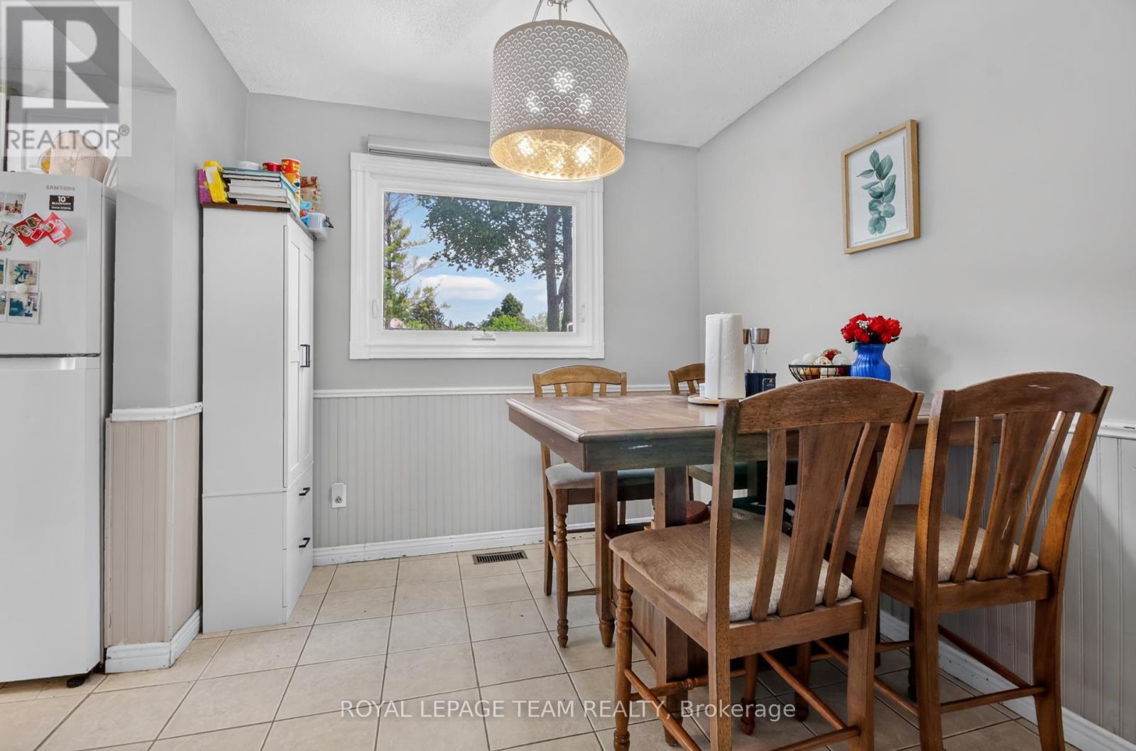 3 Bed, 1 Bath House for Sale in Ottawa – 183 MCELROY DRIVE, Ottawa – MLS# X13215536 - Image 11