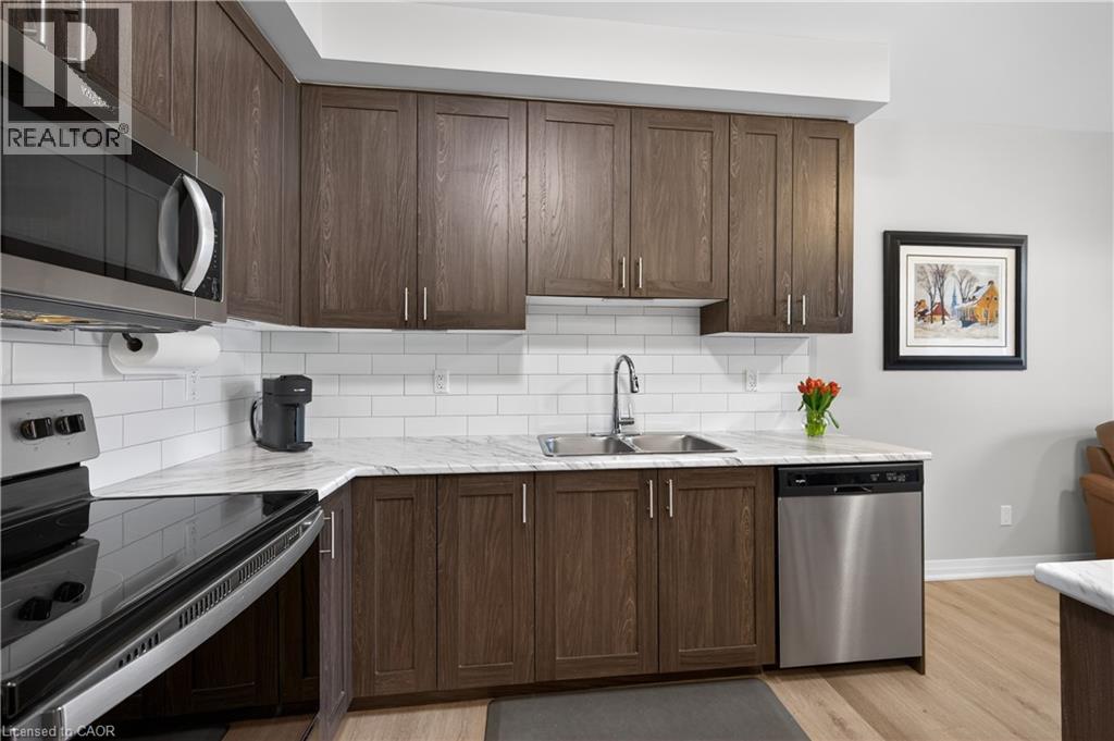 #209 5 HAMILTON Street N - 13