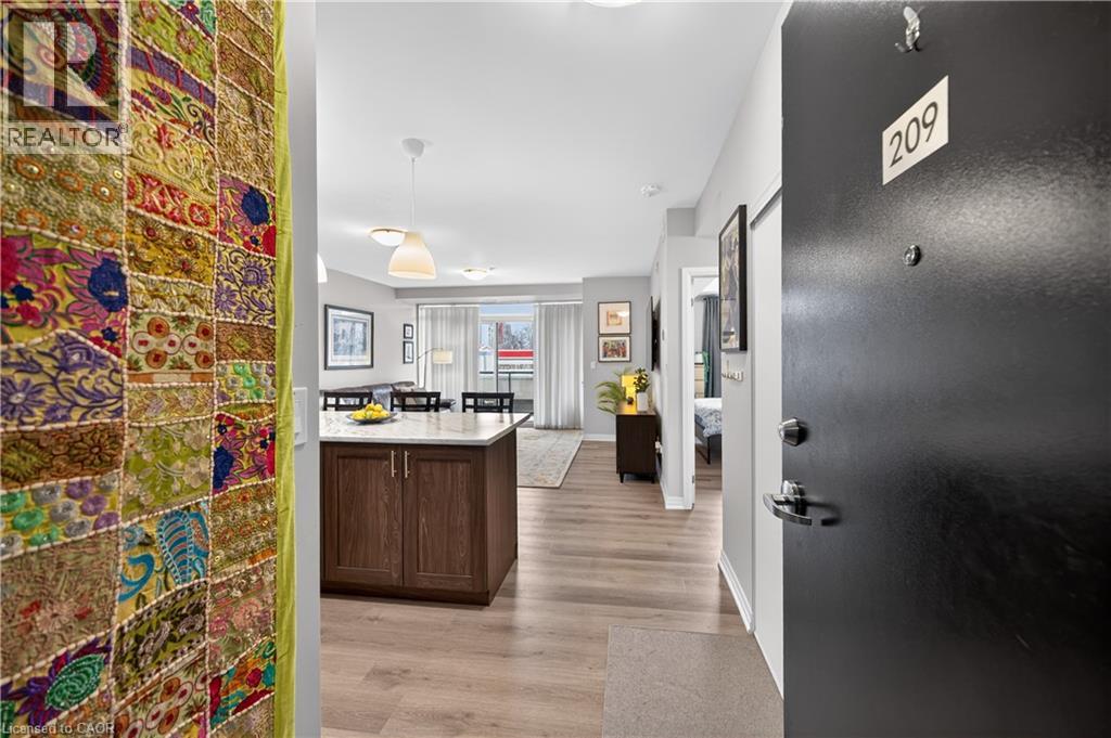 #209 5 HAMILTON Street N - 3