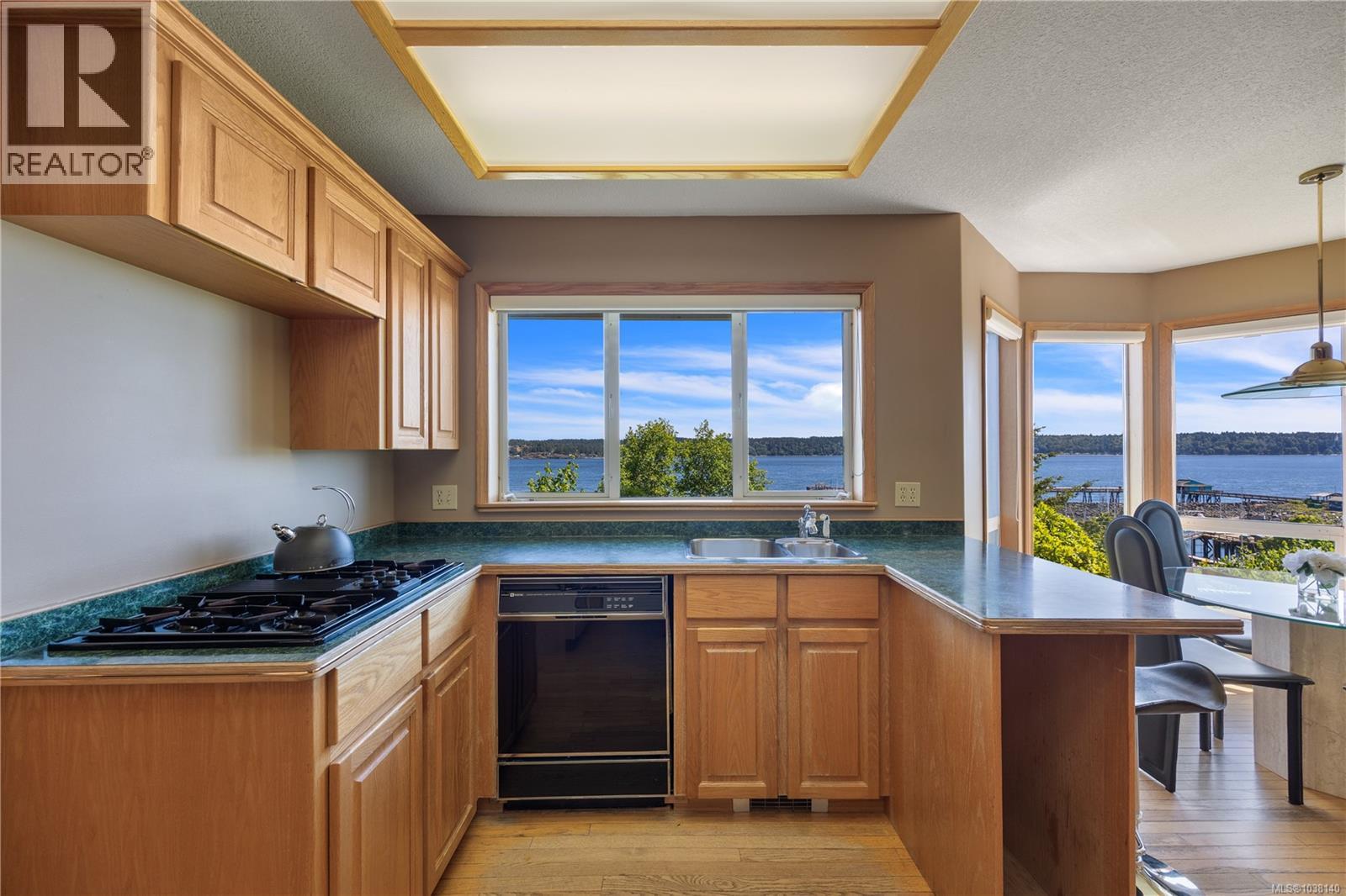 725 Thulin St - 8