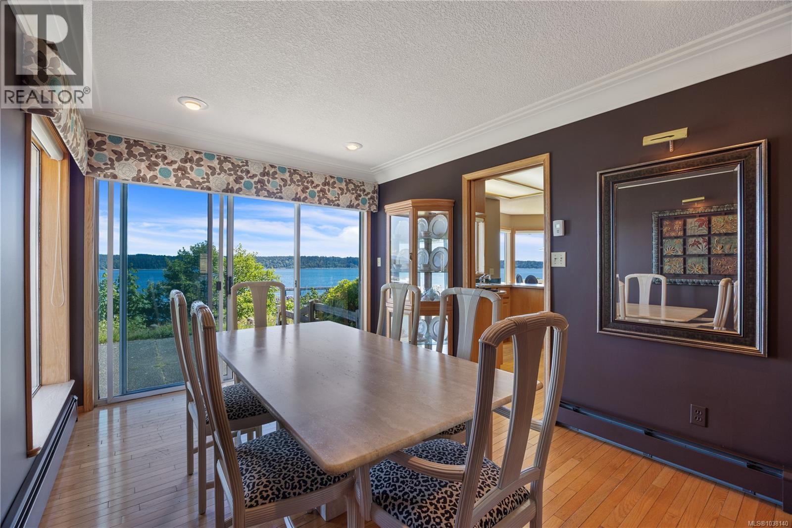 725 Thulin St - 10