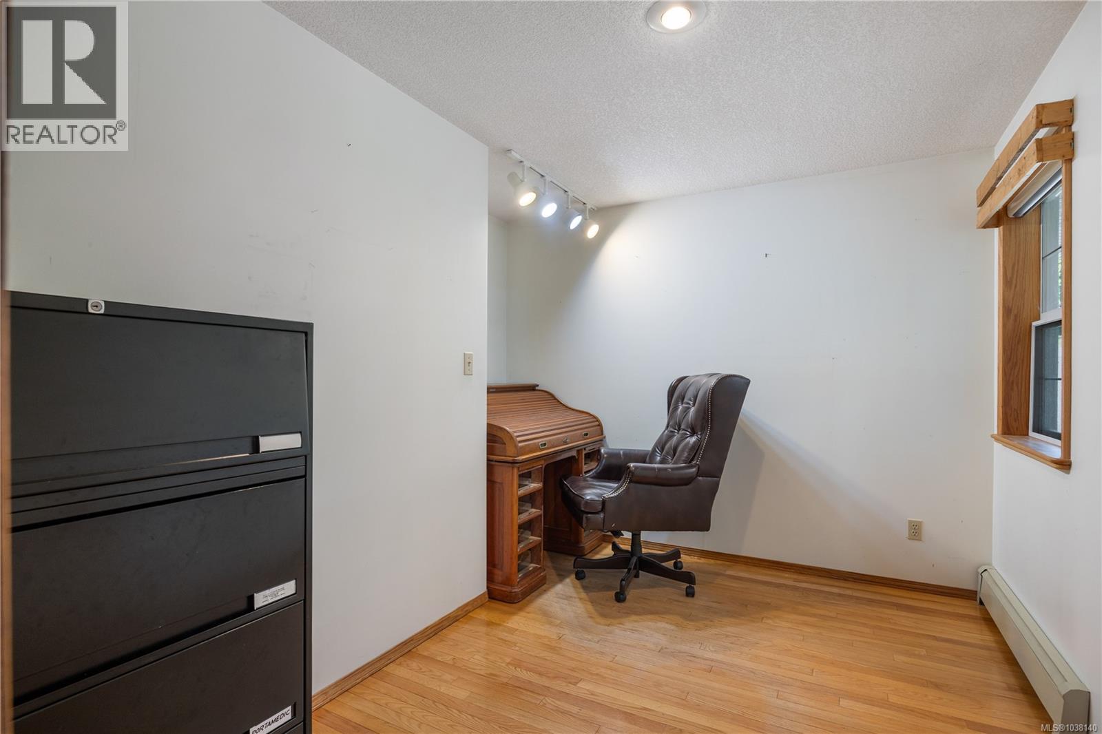 725 Thulin St - 42