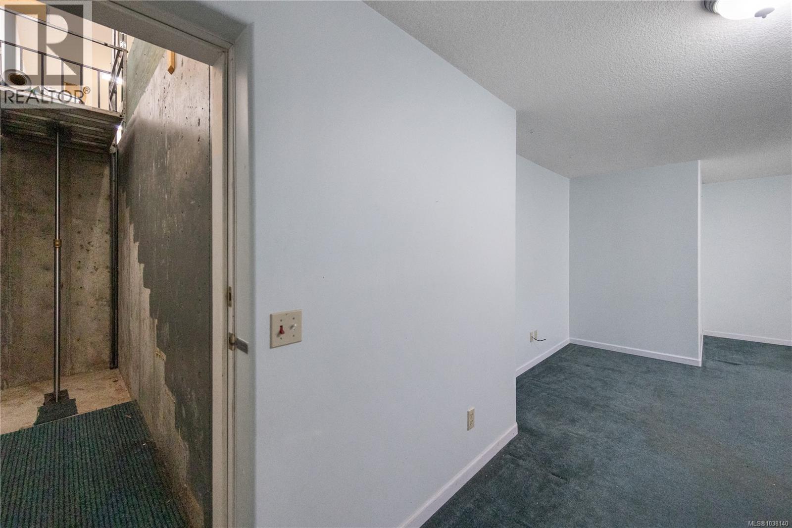 725 Thulin St - 55