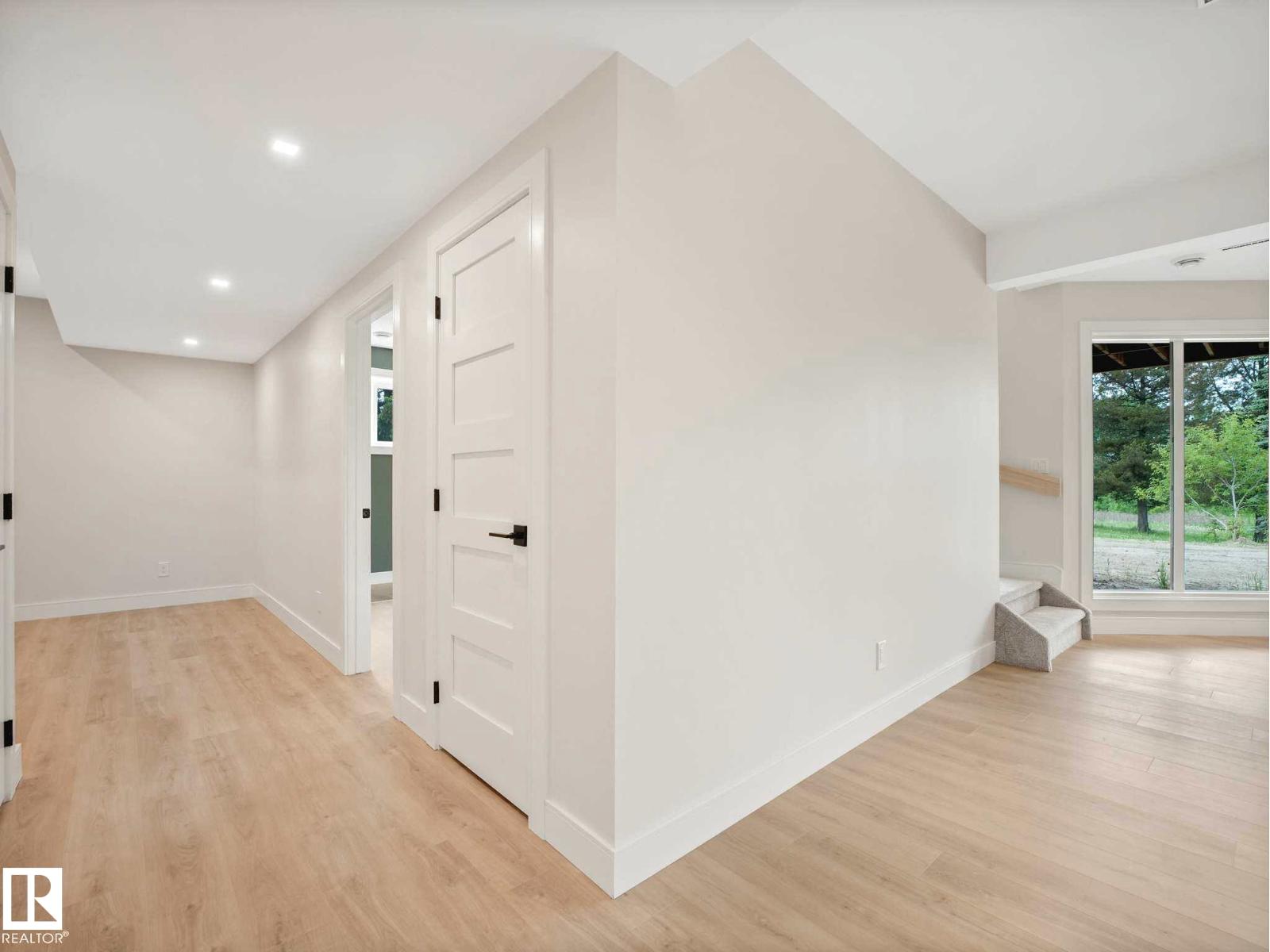 #12 53504 RGE ROAD 14 - 47