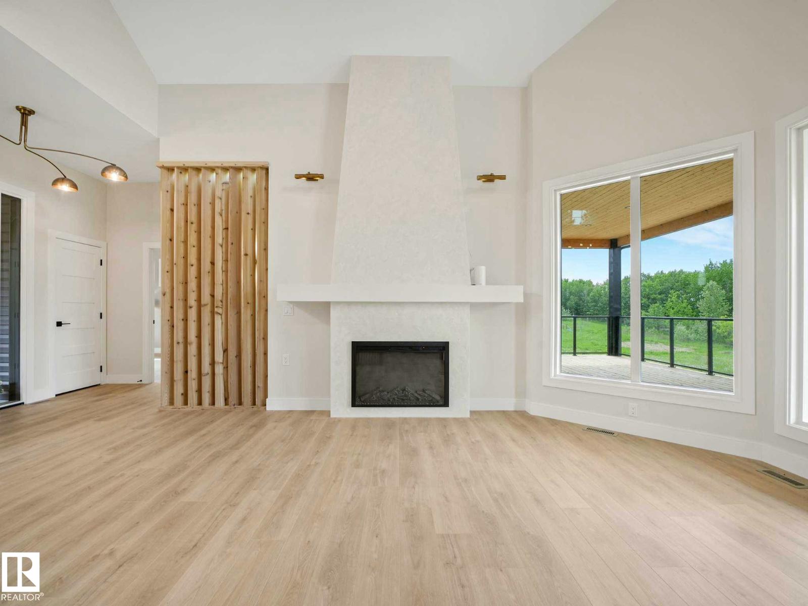 #12 53504 RGE ROAD 14 - 8