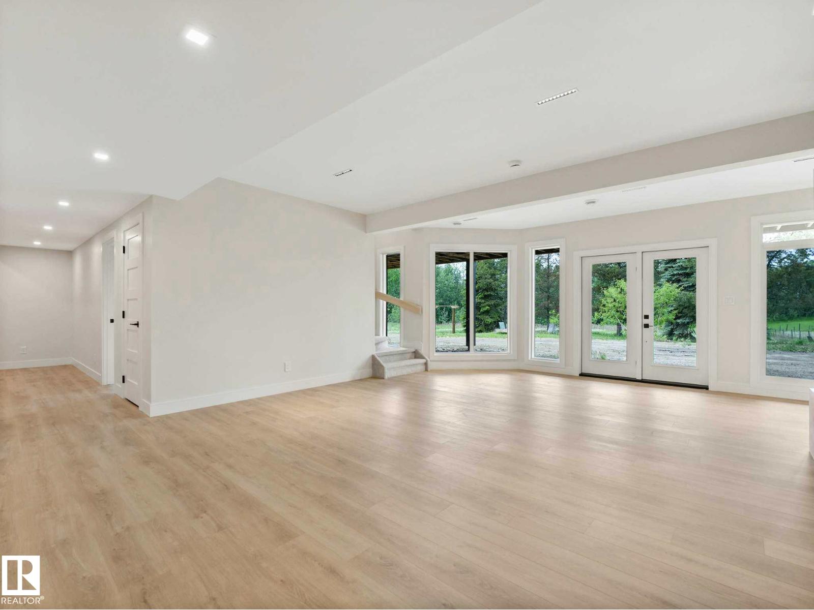 #12 53504 RGE ROAD 14 - 39