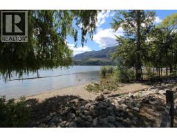 3 Heron Lane, Lee Creek, BC V0E1M4 Photo 11