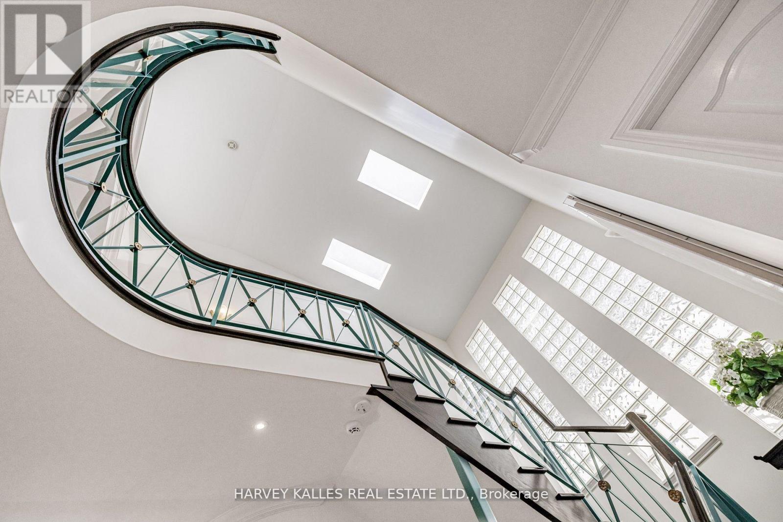 145 RODEO DRIVE - 24