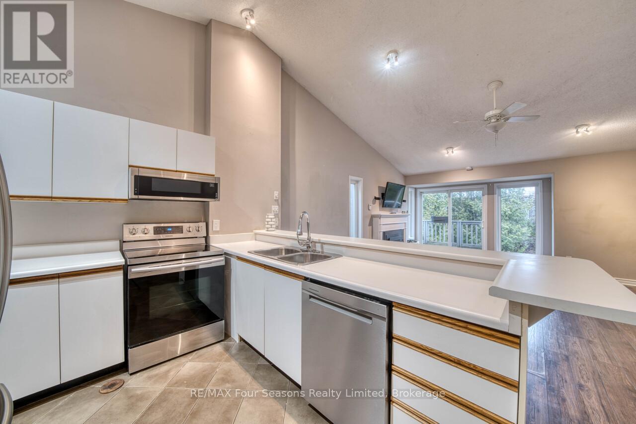 #1 5 HARBOUR STREET E - 24