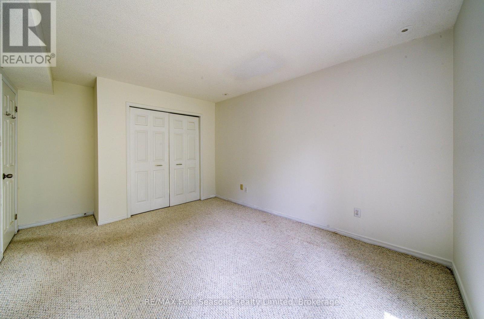 #1 5 HARBOUR STREET E - 10