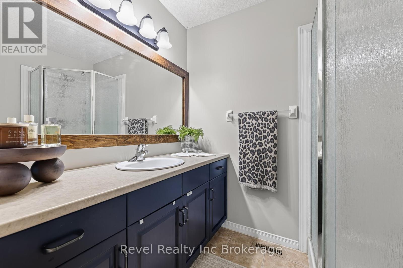 762 FRONTENAC CRESCENT - 29