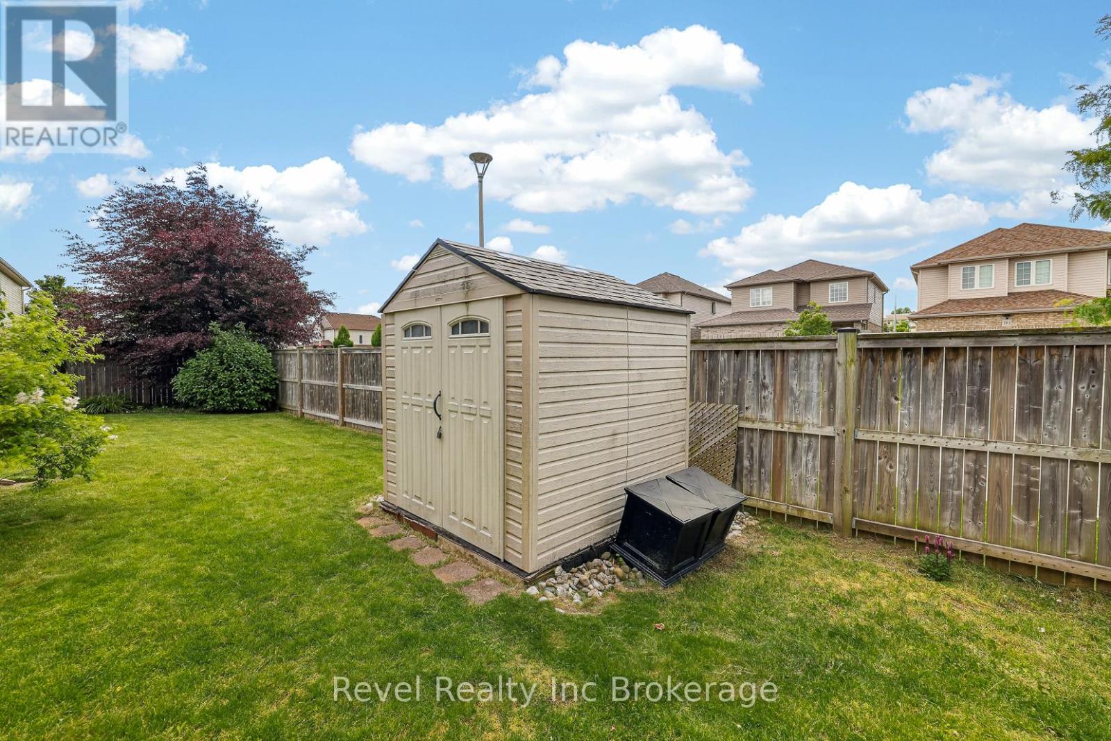 762 FRONTENAC CRESCENT - 37