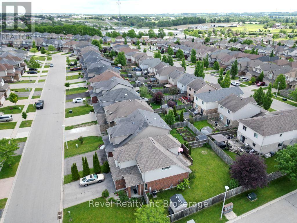 762 FRONTENAC CRESCENT - 39