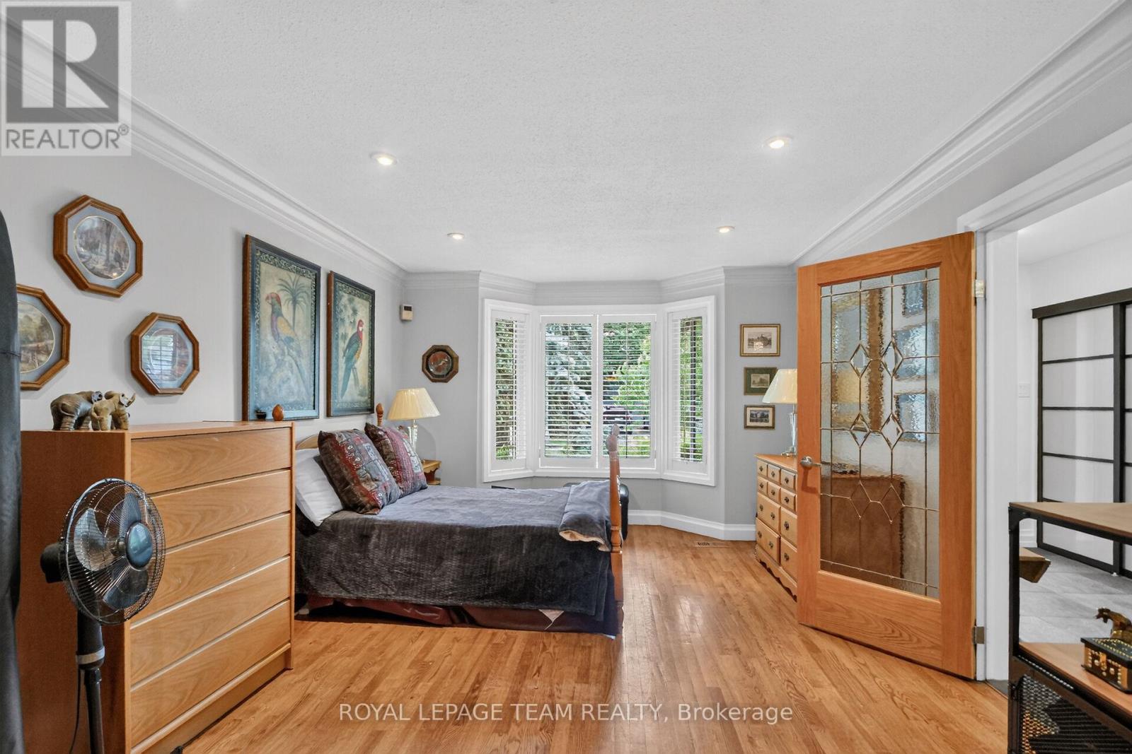 22 LYNHURST AVENUE - 11