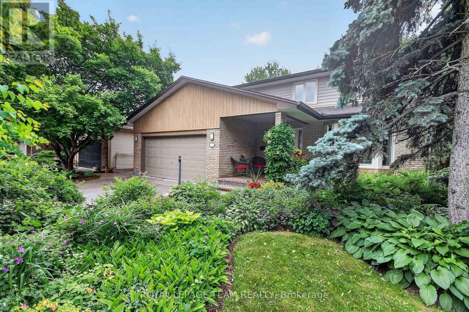 22 LYNHURST AVENUE - 1