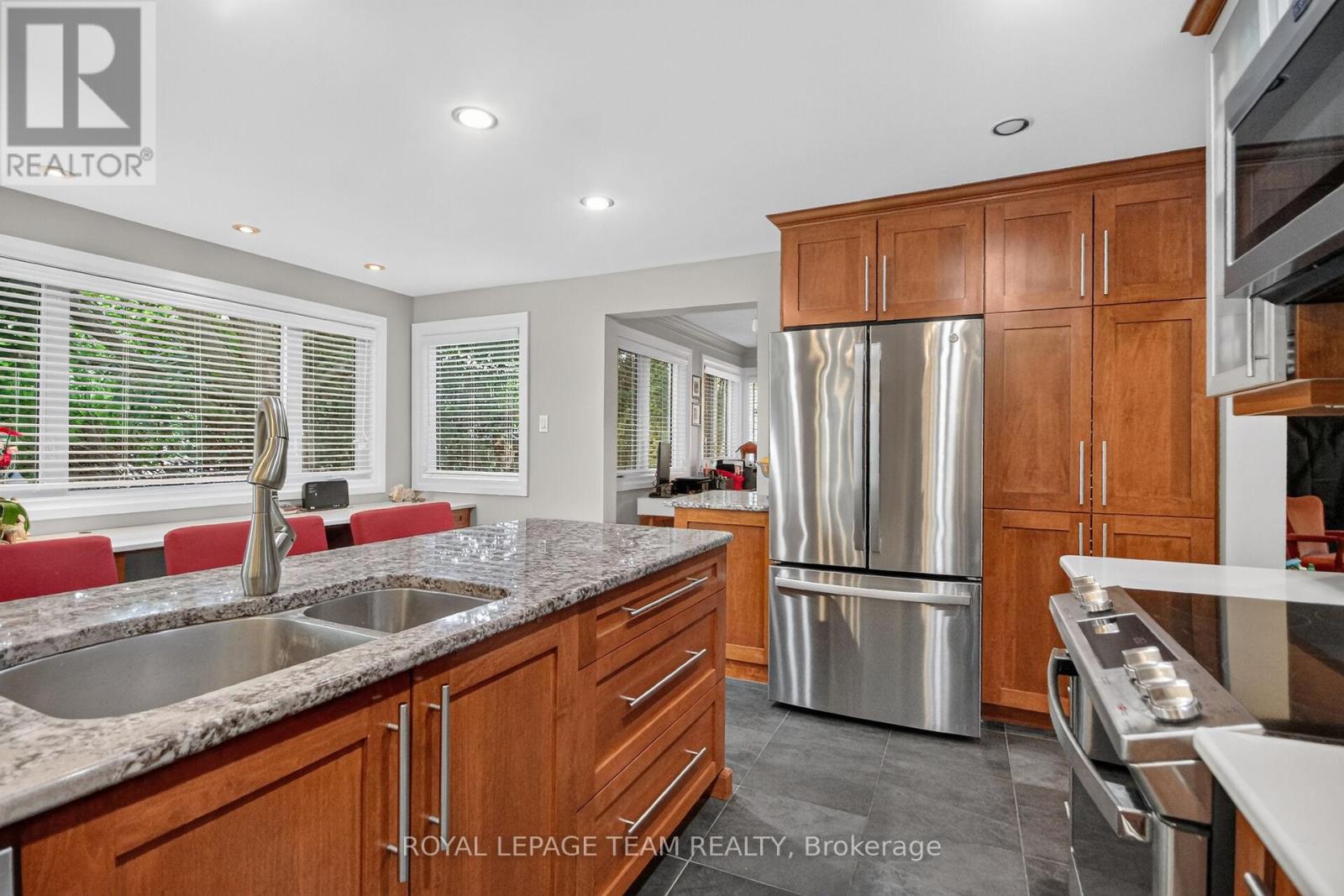 22 LYNHURST AVENUE - 15