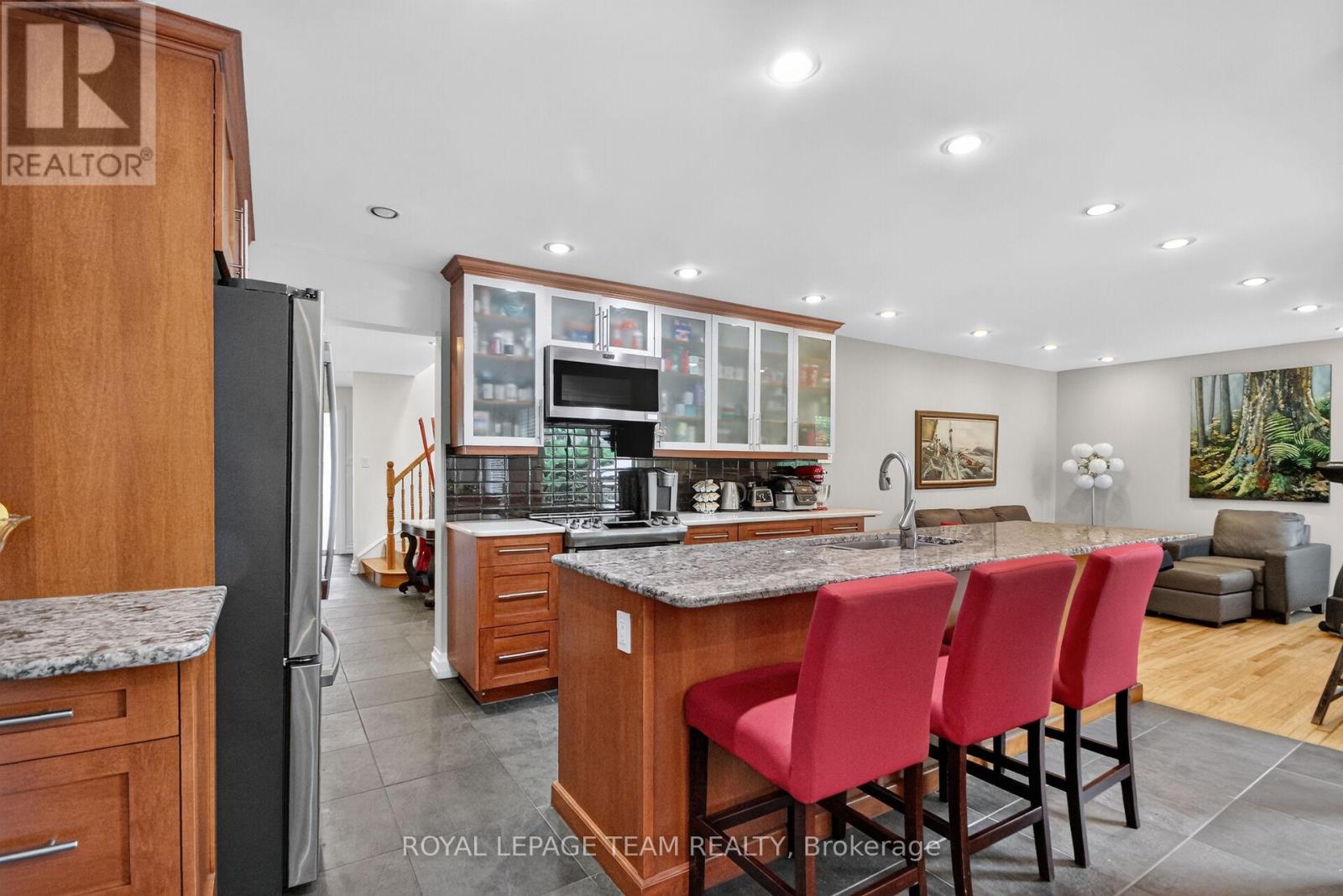22 LYNHURST AVENUE - 16