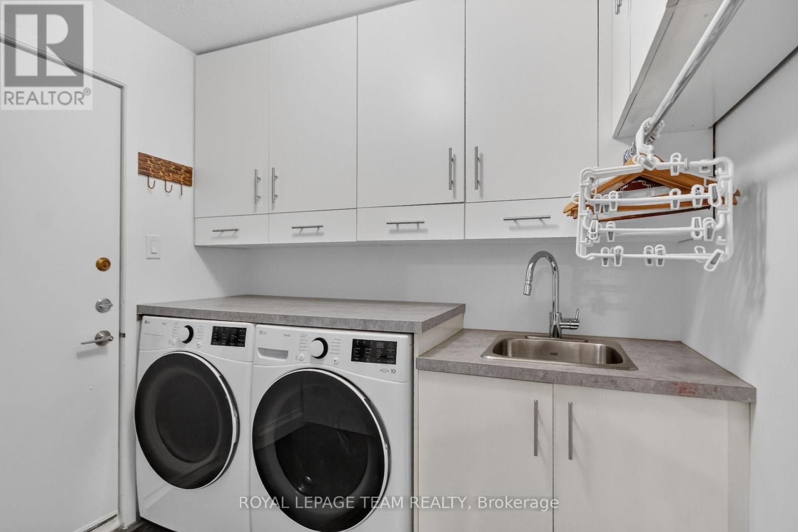 22 LYNHURST AVENUE - 23