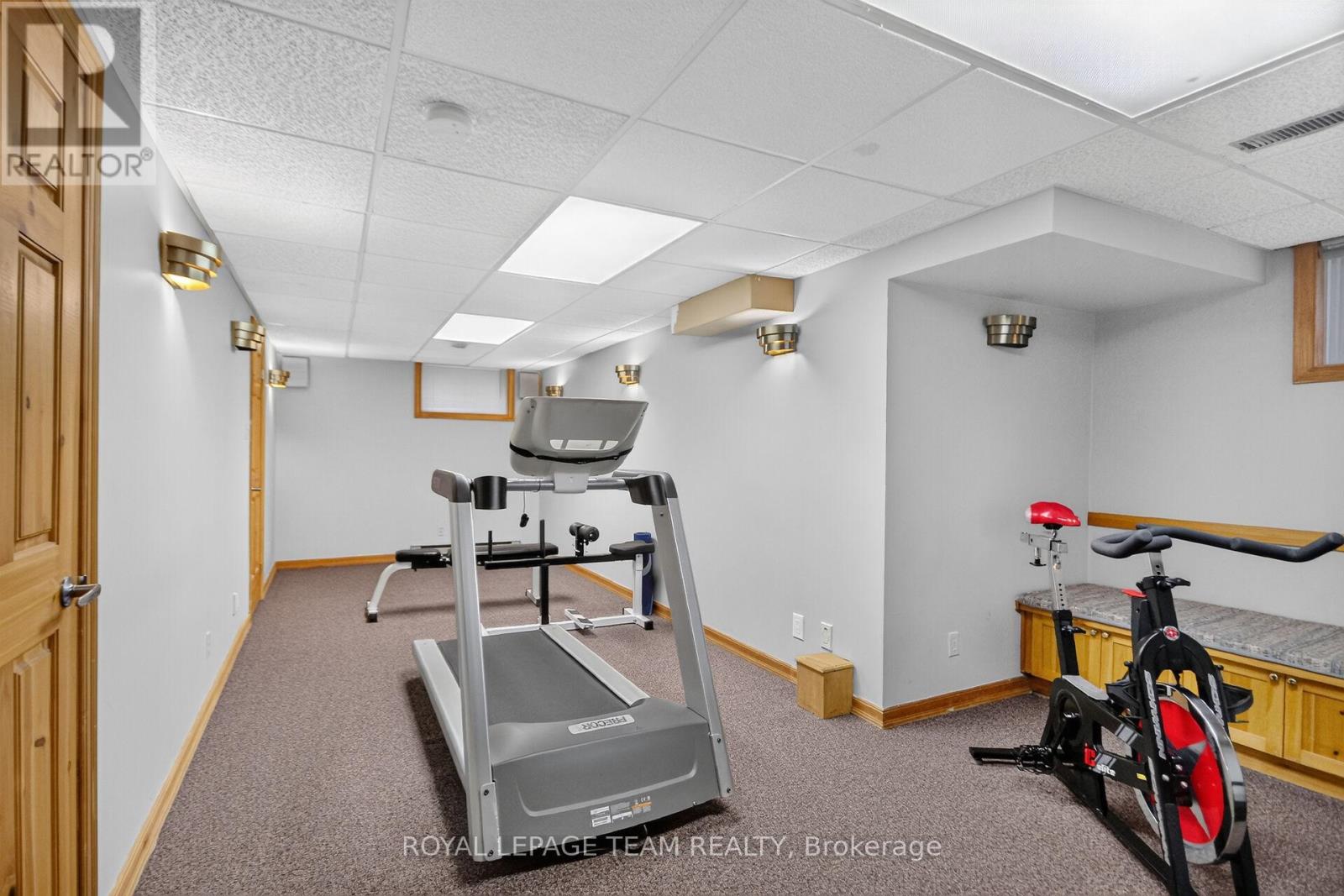 22 LYNHURST AVENUE - 37