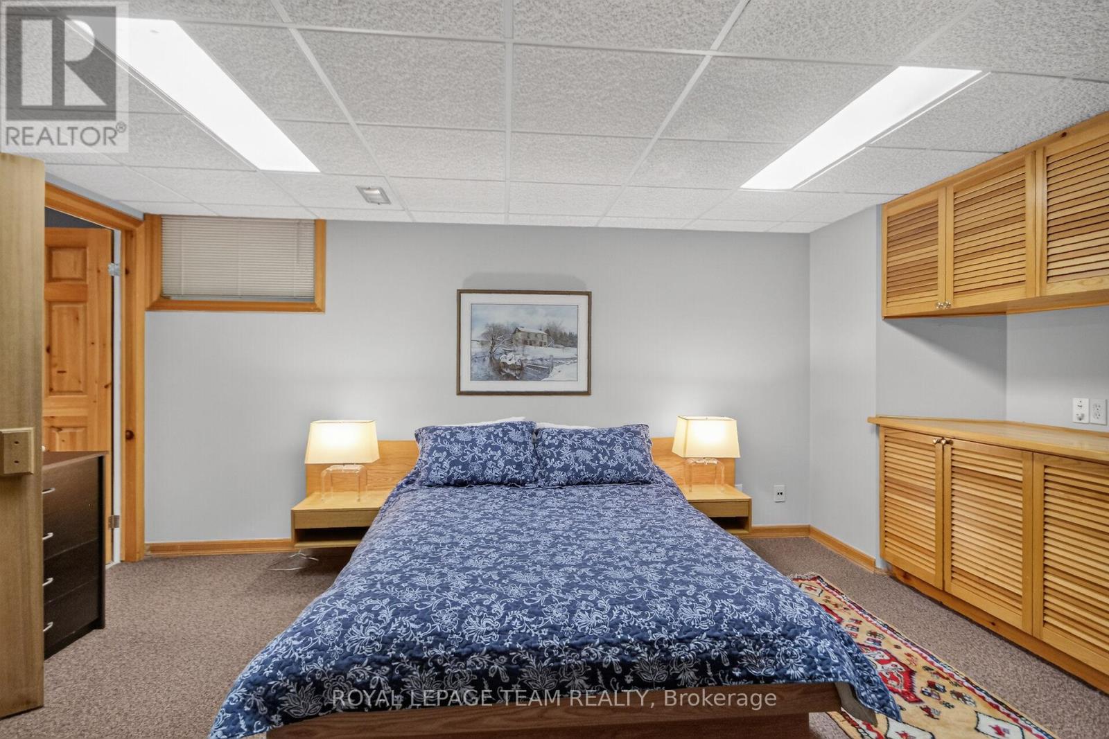 22 LYNHURST AVENUE - 40