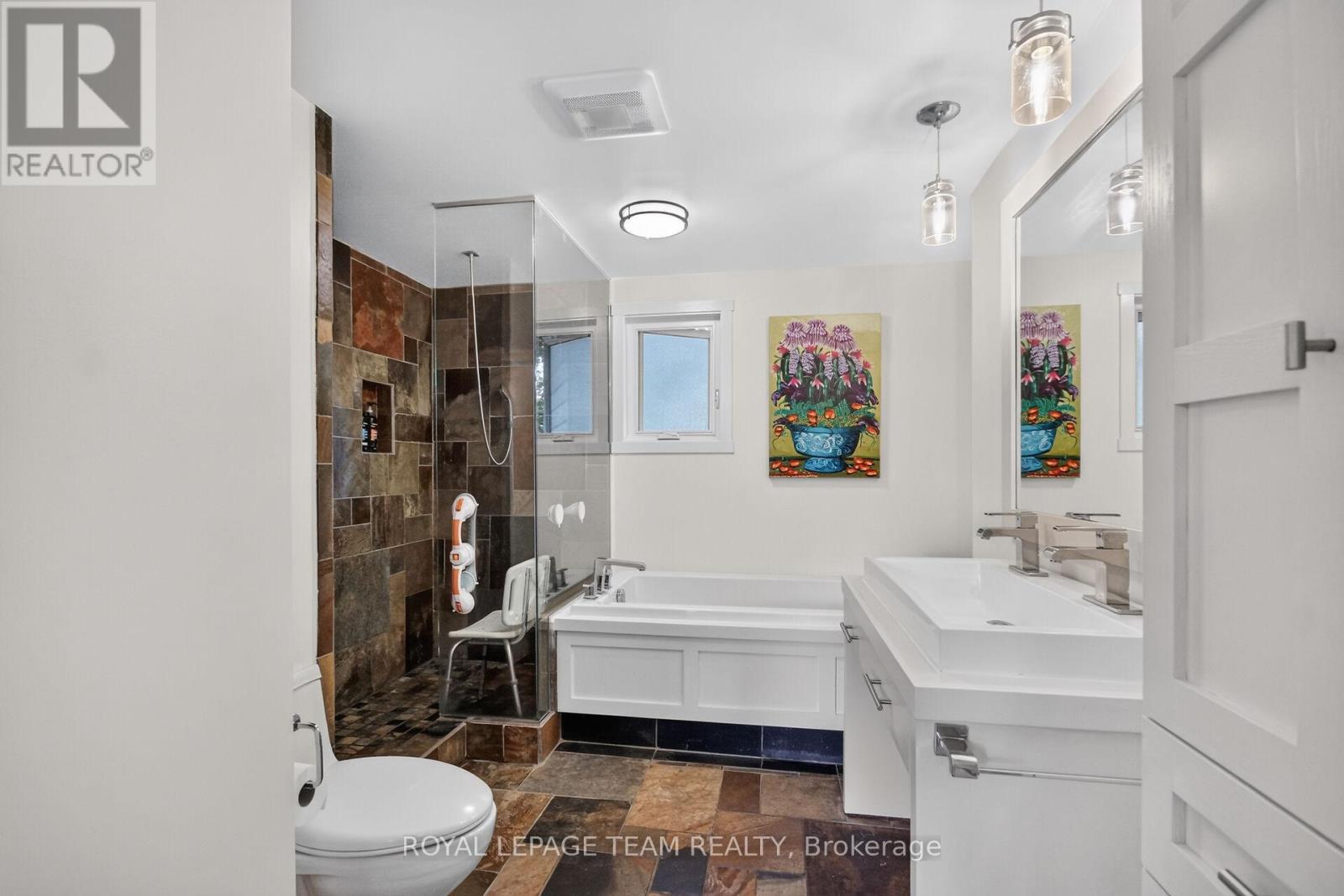 22 LYNHURST AVENUE - 29