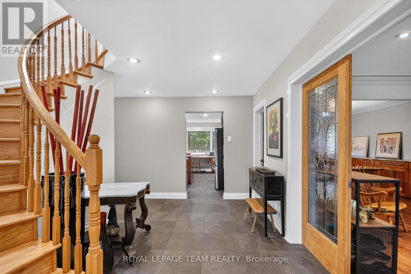 22 LYNHURST AVENUE - 9