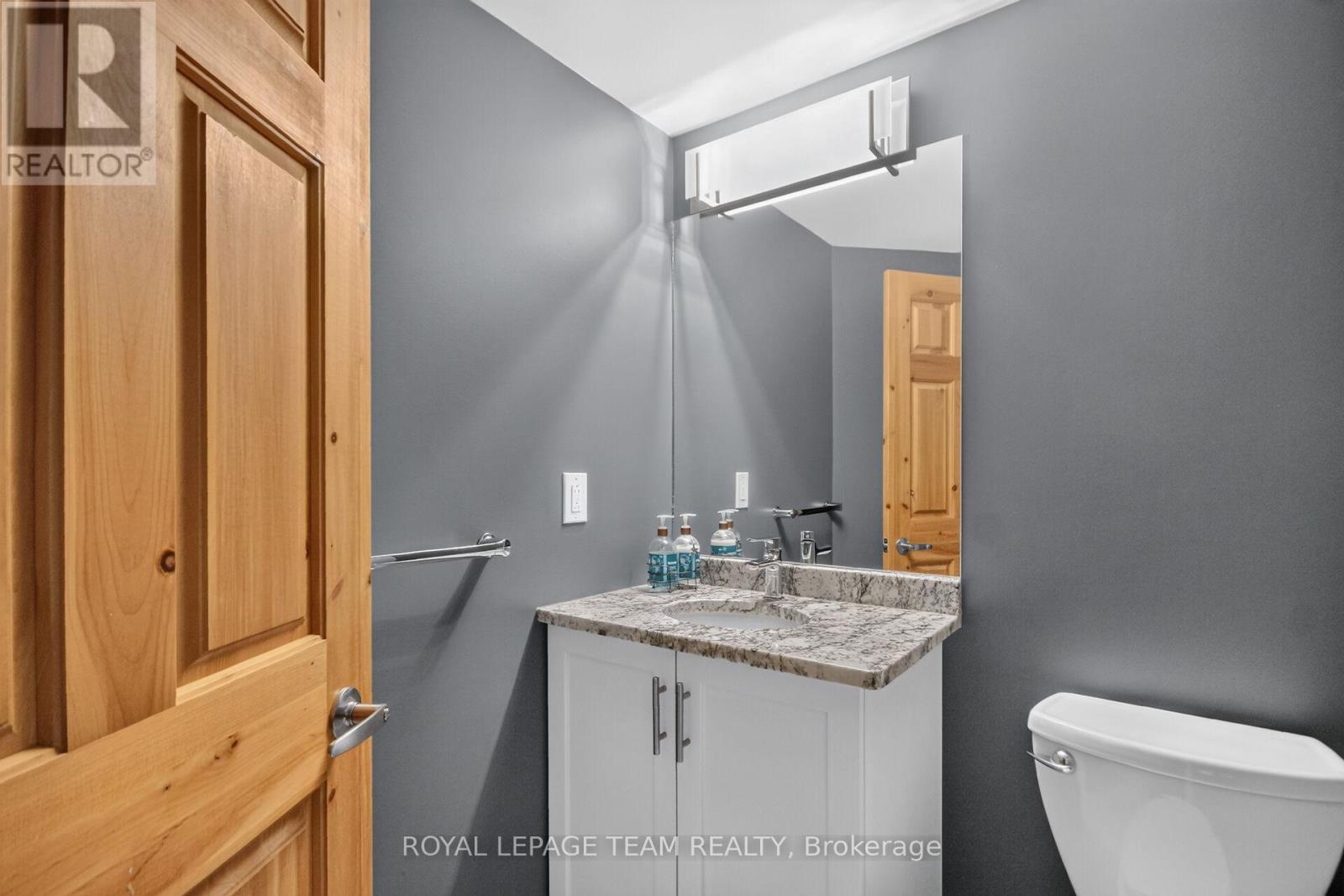 22 LYNHURST AVENUE - 38