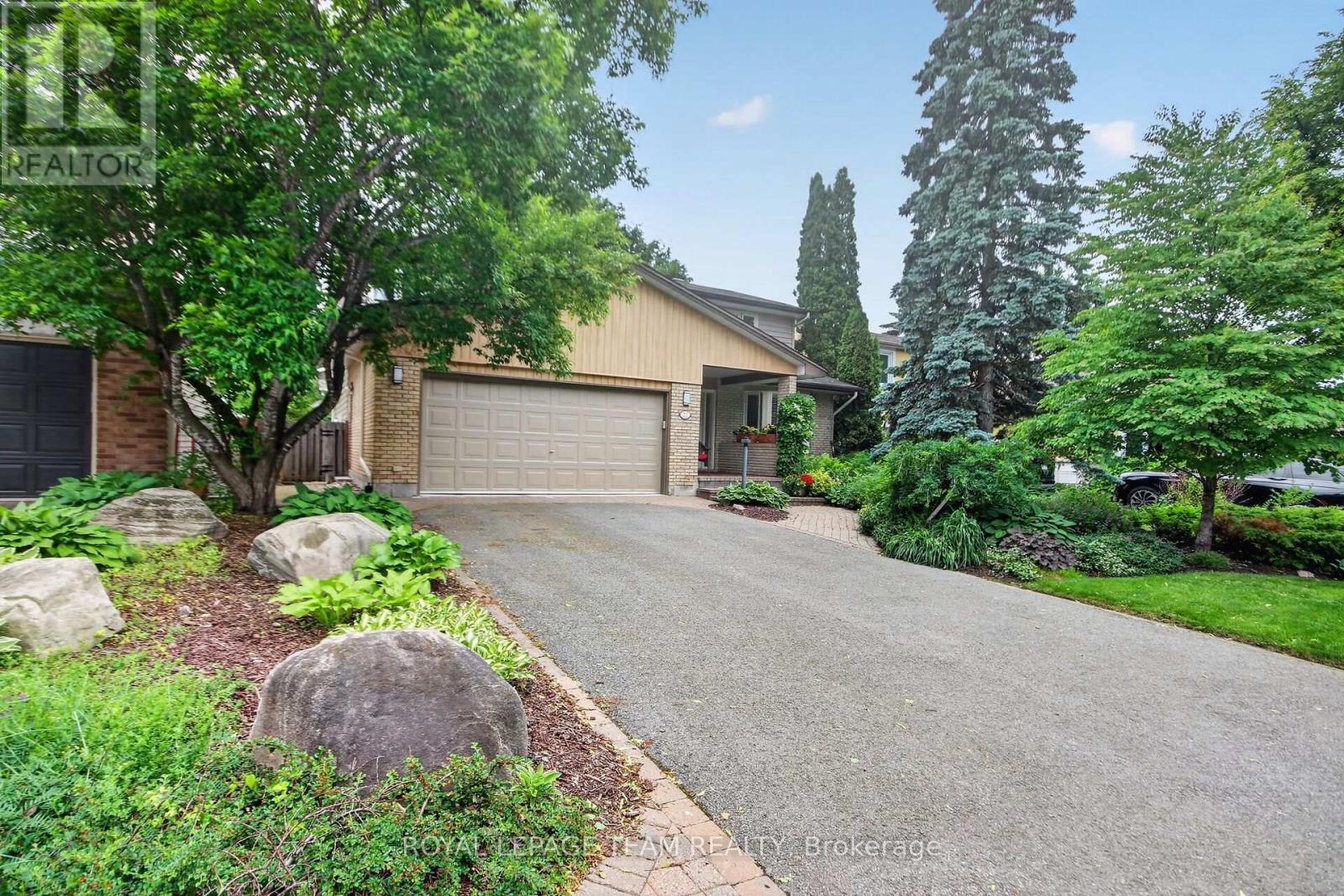 22 LYNHURST AVENUE - 2
