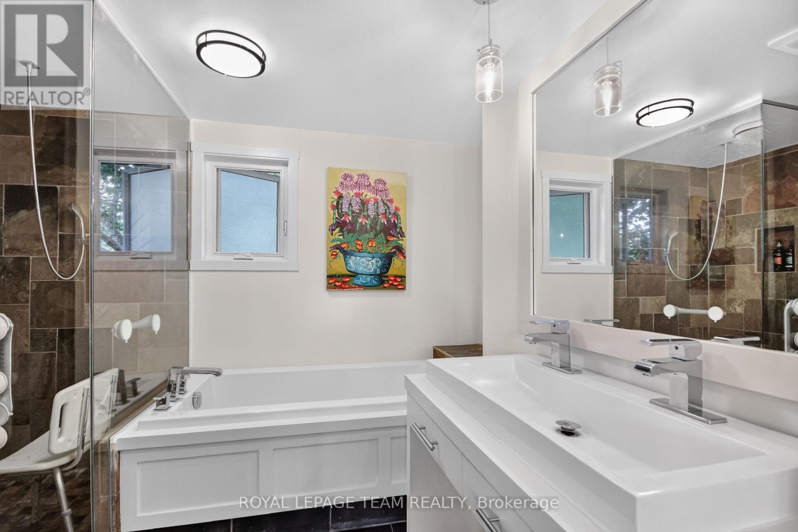 22 LYNHURST AVENUE - 30