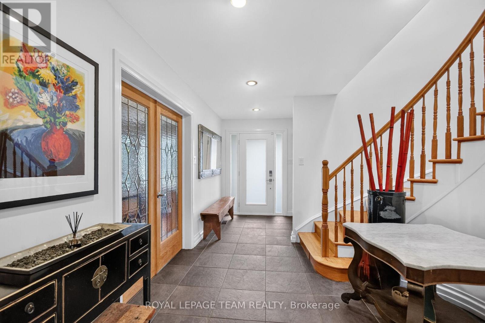 6 Bed, 5 Bath House for Sale in Ottawa – 22 LYNHURST AVENUE, Ottawa – MLS# X13461110 - Image 6